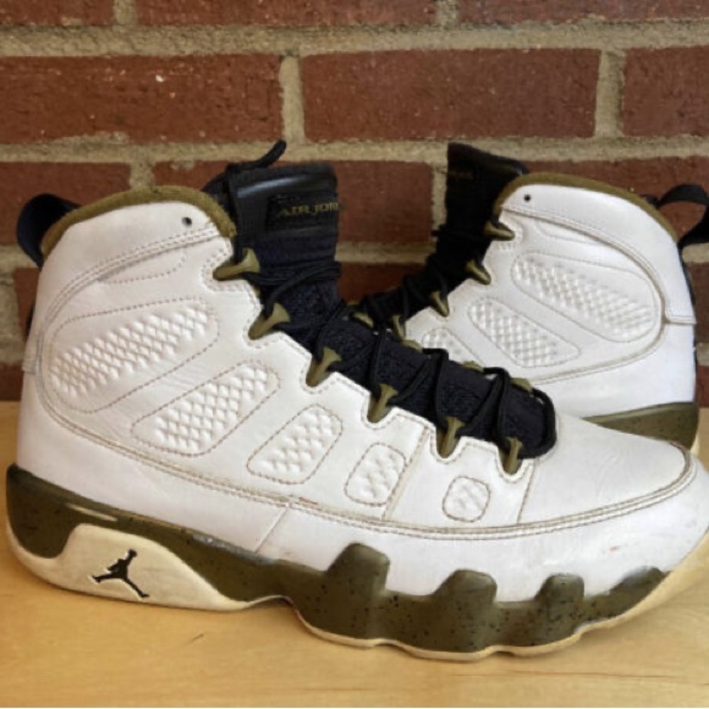 Air Jordan 9